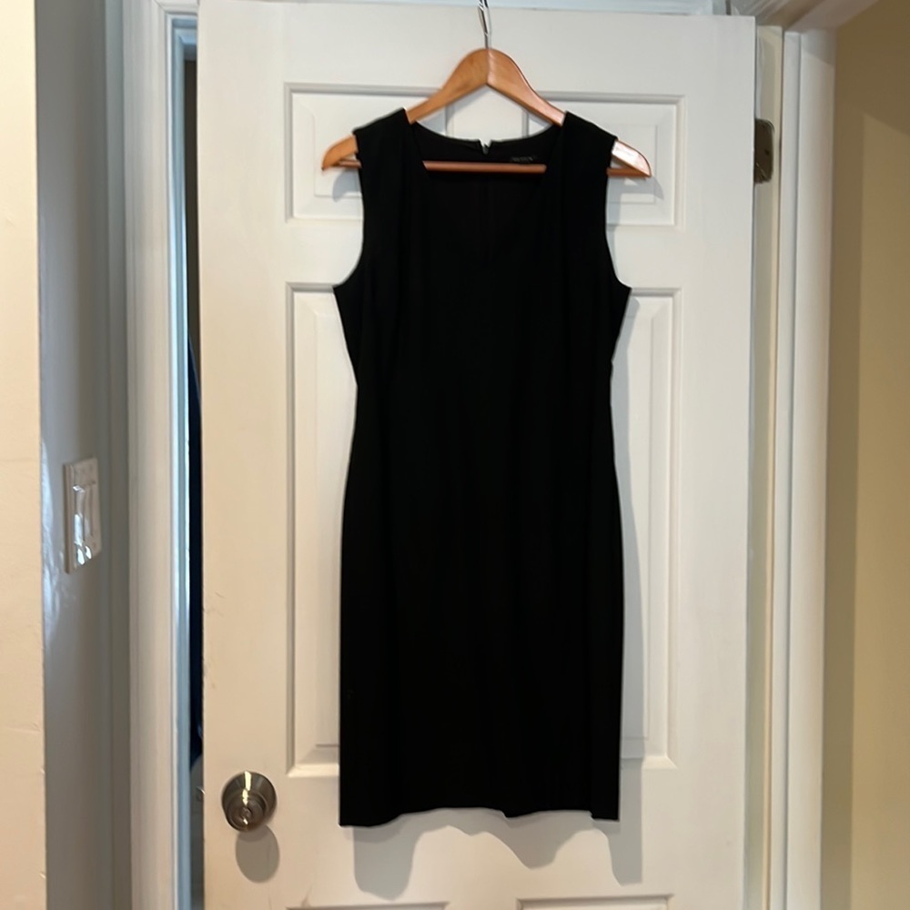 Ann Taylor black sleeveless v neck dress